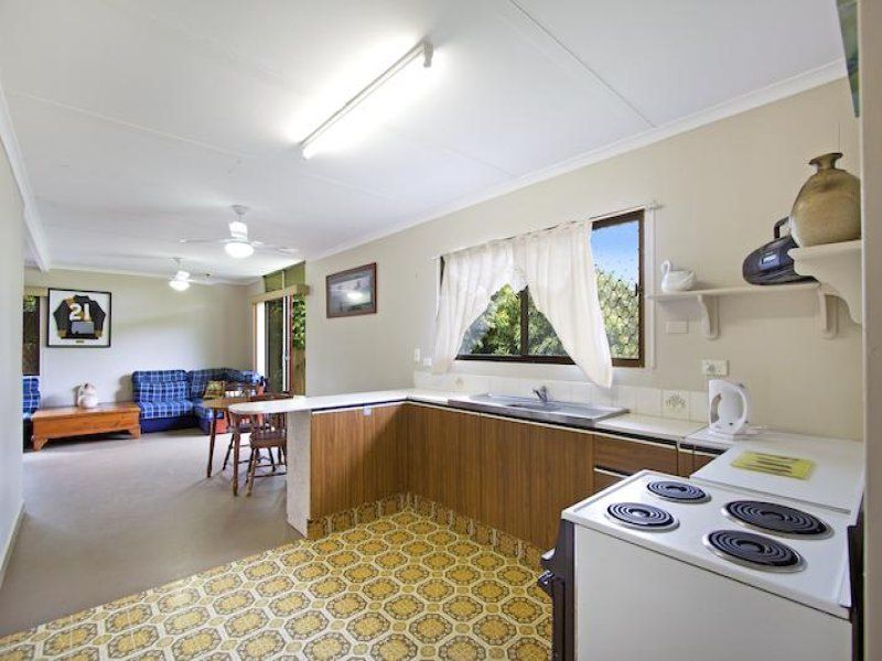 CALLING ALL1ST HOME BUYERS, YOUNG FAMILIES OR INVESTORS - $10,000 PRICE REDUCTION, Young Families Or Investors - $ - Thumbnail 8