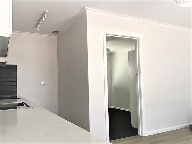Fully Renovated Just Steps Way From Croxton Station