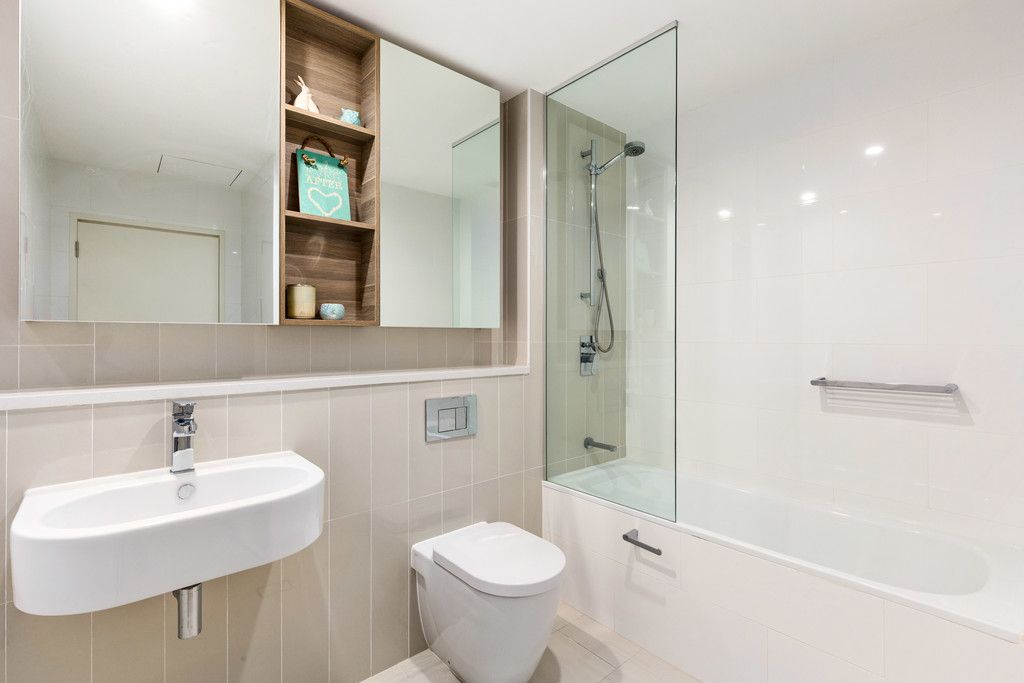 Stunning Water View Apartment