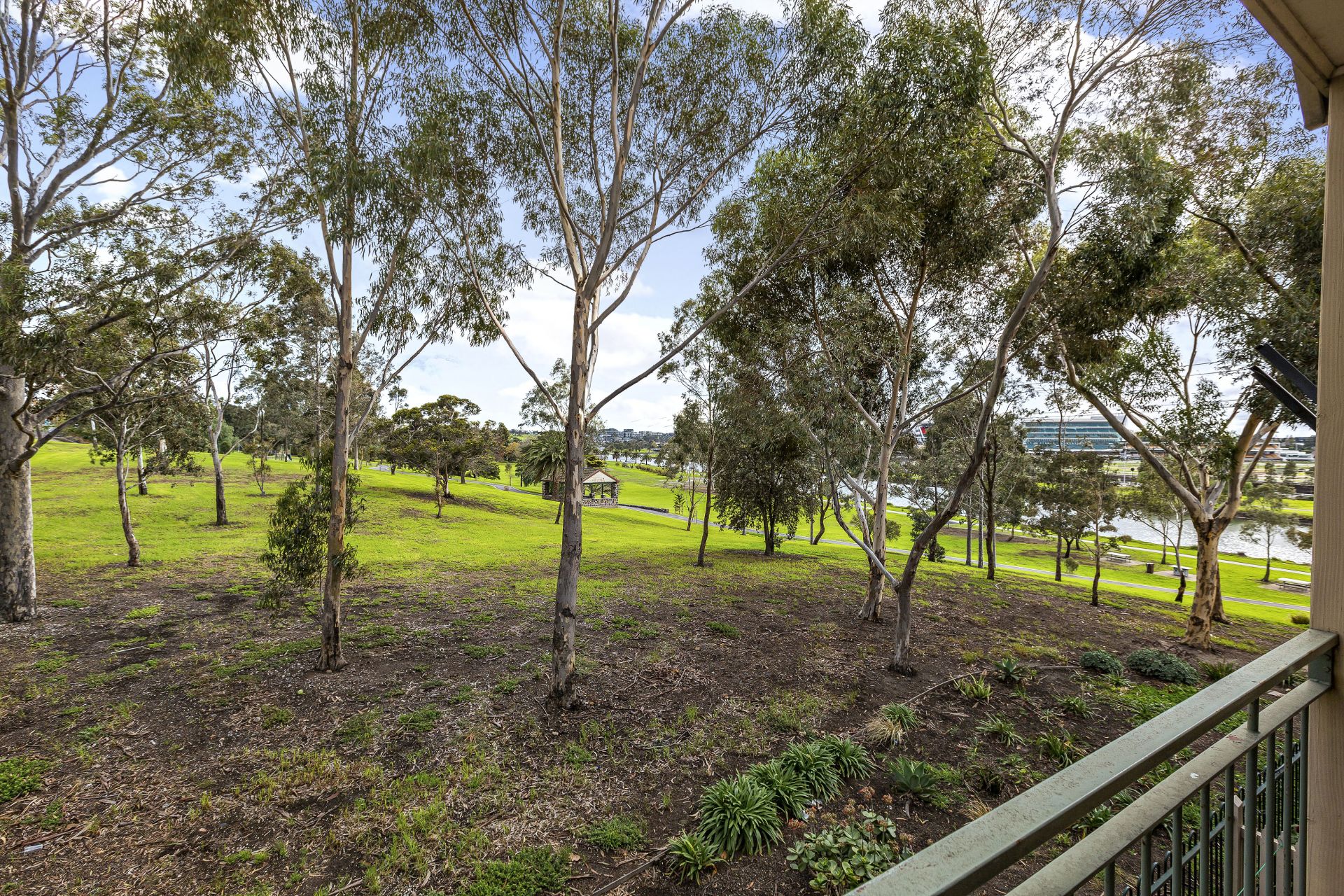 29/24 Ballarat Road, Footscray Sweeney Estate Agents