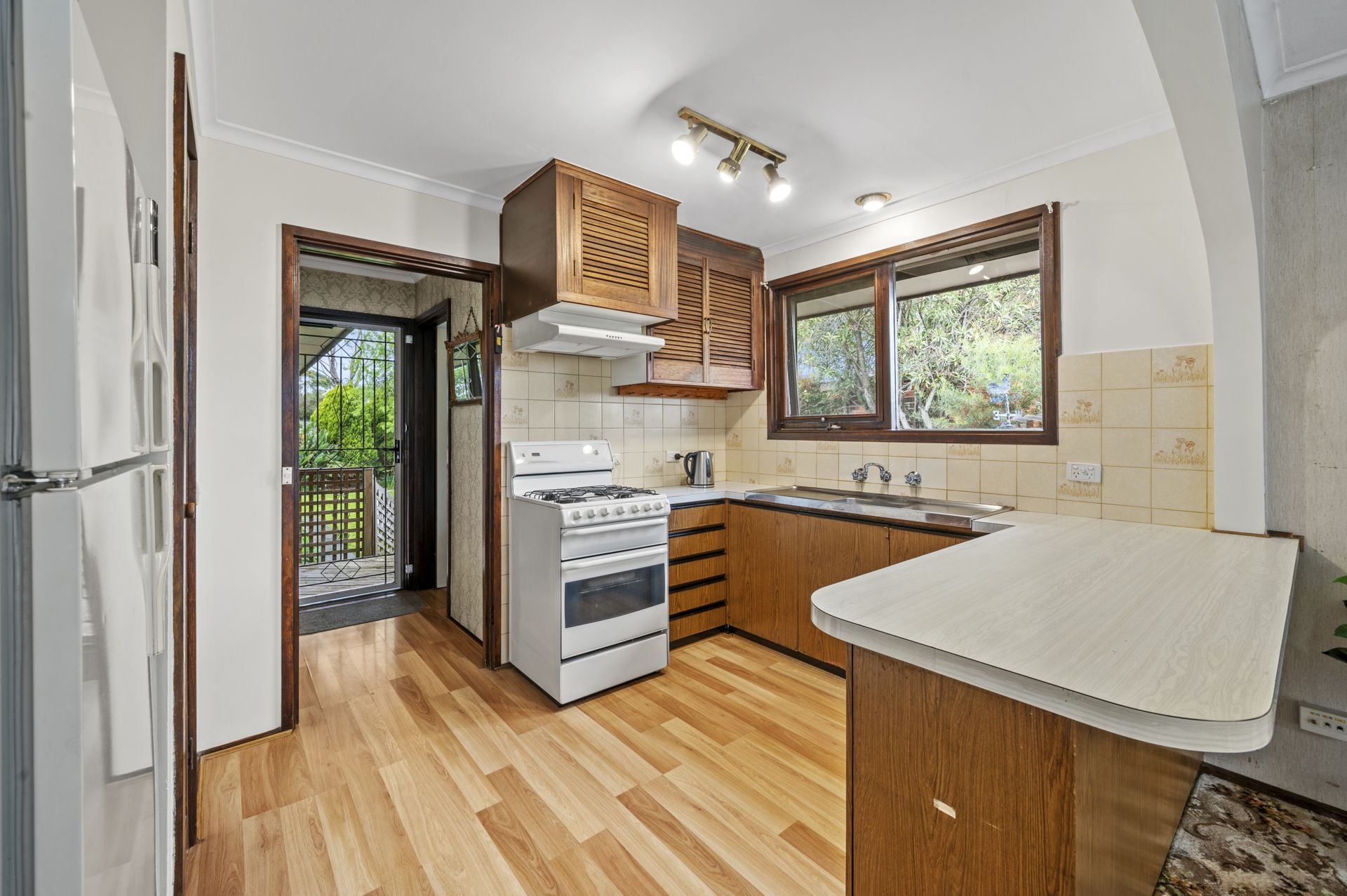 GREAT LOCATION - 4 BEDROOMS