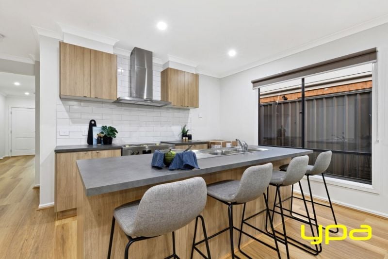 44 Athenaeum Avenue Clyde North VIC, Clyde North - Thumbnail 4