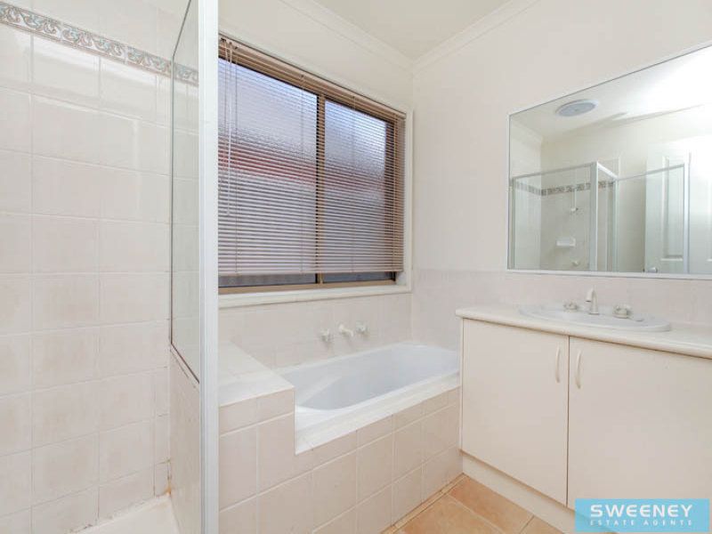 77 Grampians Way, Caroline Springs - Thumbnail 8