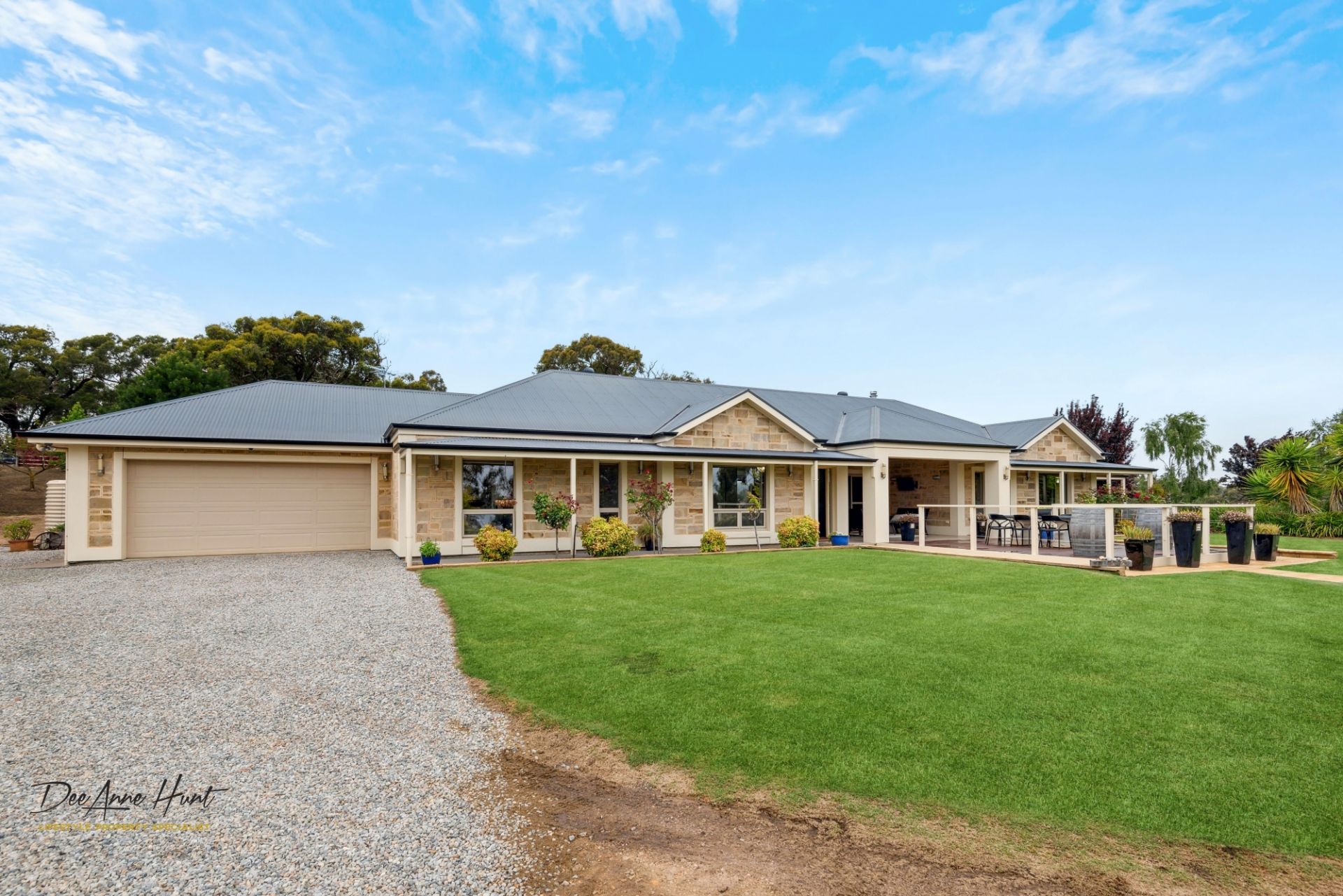 39 Hammersmith Drive, Meadows Williams Real Estate