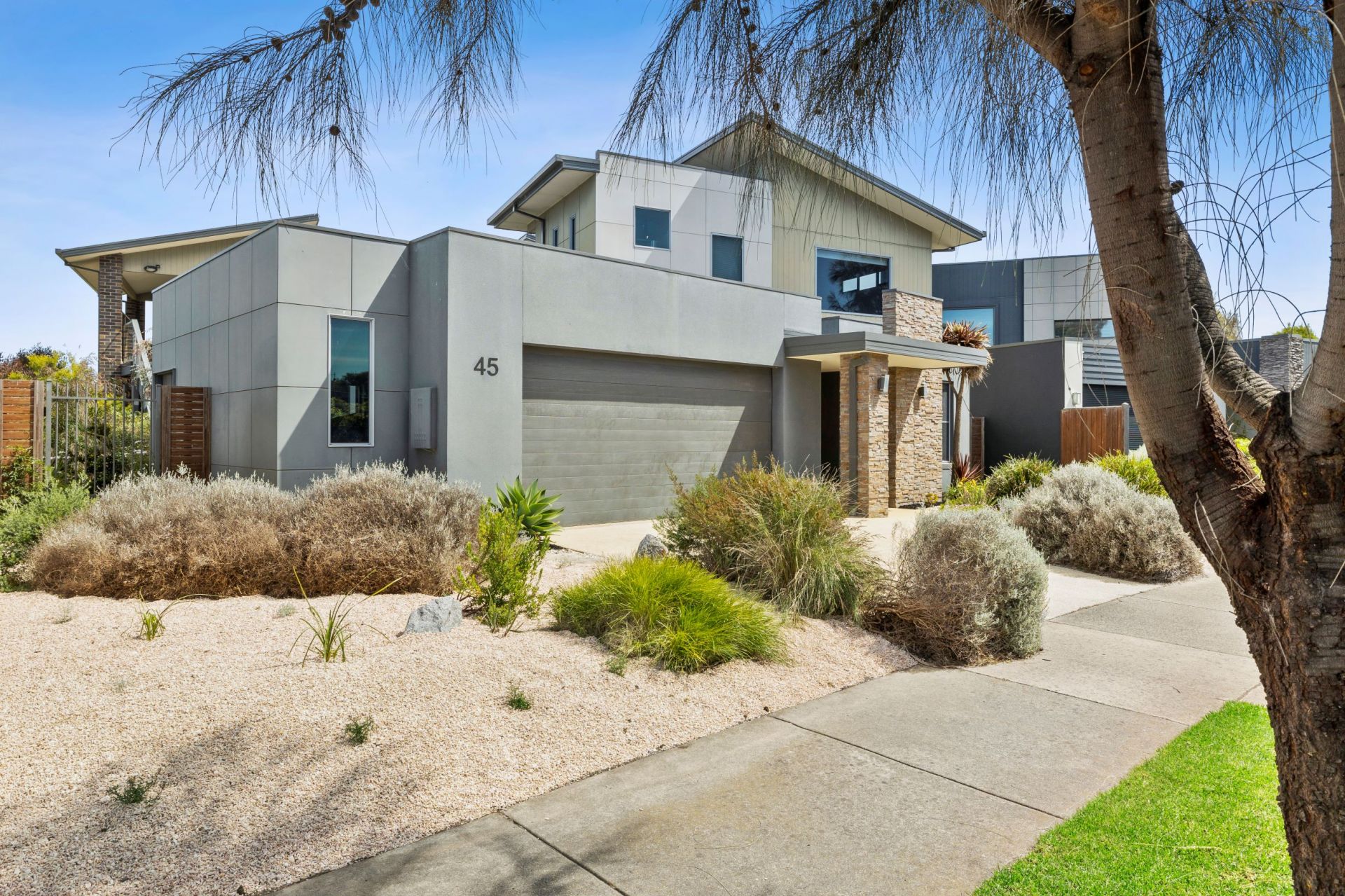 45 Gleneagles Close, Torquay - Thumbnail 3