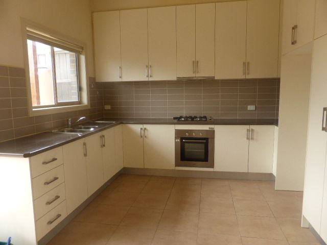 MASSIVE TOWNHOUSE TO NOT BE MISSED!