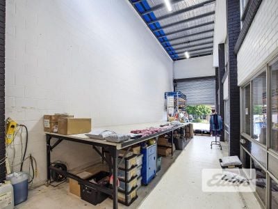 RARE SHOWROOM / OFFICE / WAREHOUSE OPPORTUNITY IN WEST END GROWTH CORRIDOR!
