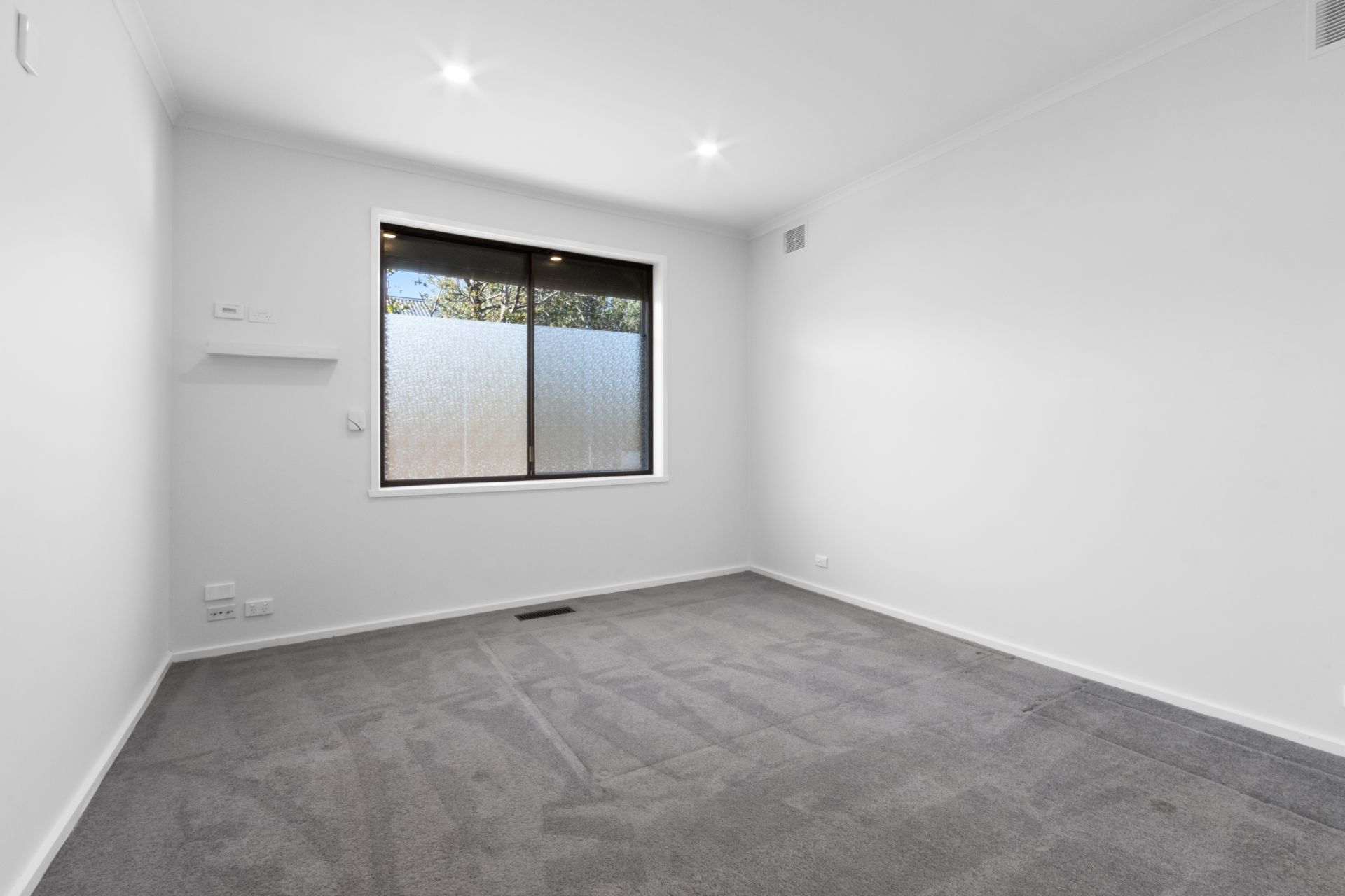 Versatile floorplan with modern convenience