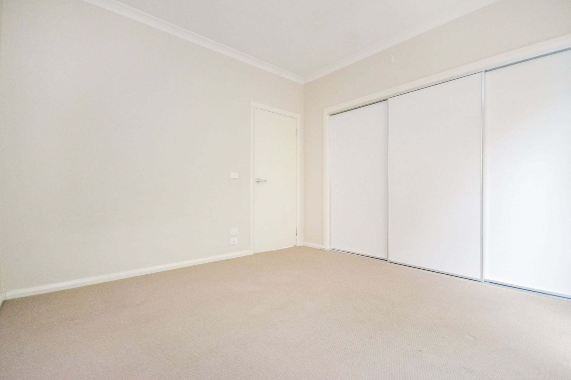 LOOKING FOR MODERN SOPHISTICATION? YOUR SEARCH IS OVER!