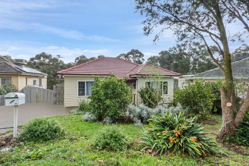 11 Hopetoun Crescent, Coburg