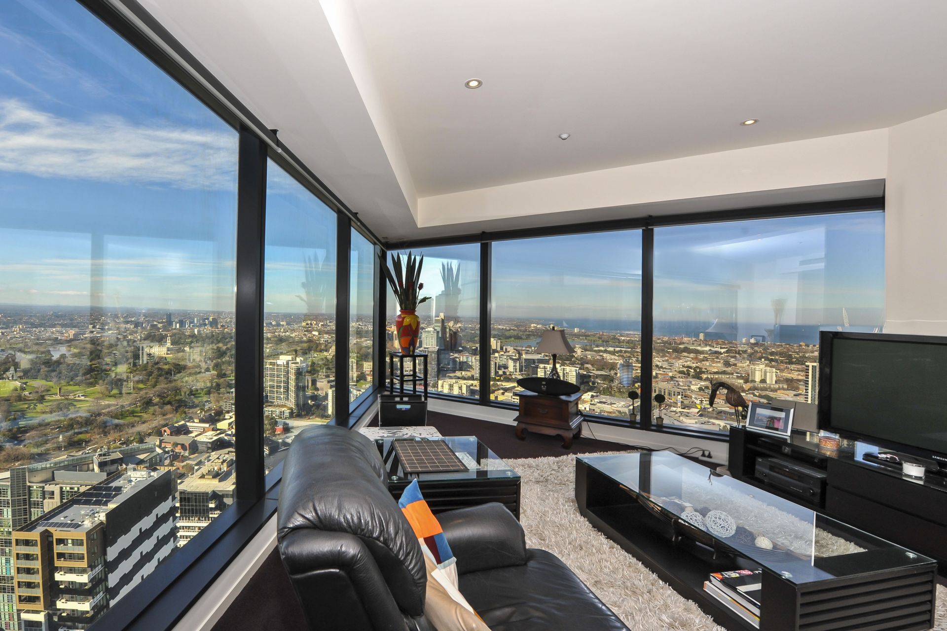 4902/7 Riverside Quay, Southbank - Thumbnail 3
