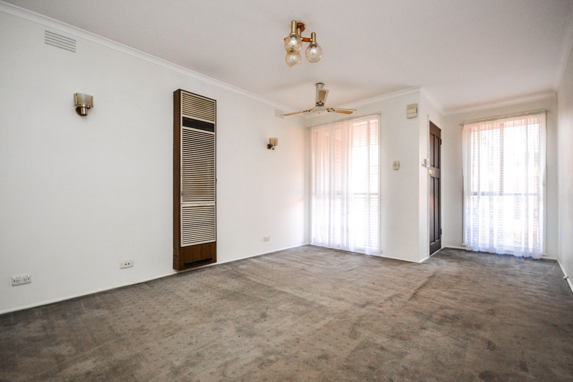 PRICE DROPPED, COSY AND PERFECTLY POSITIONED!