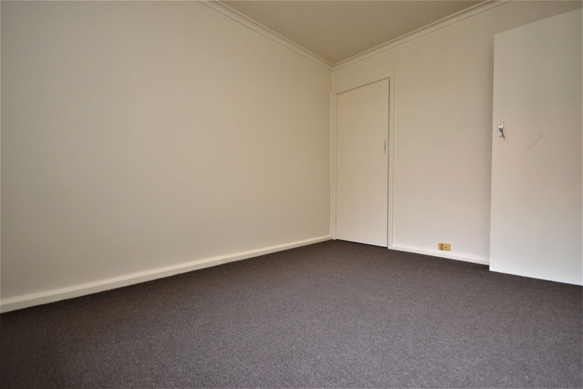 LIGHT BRIGHT AND SPACIOUS