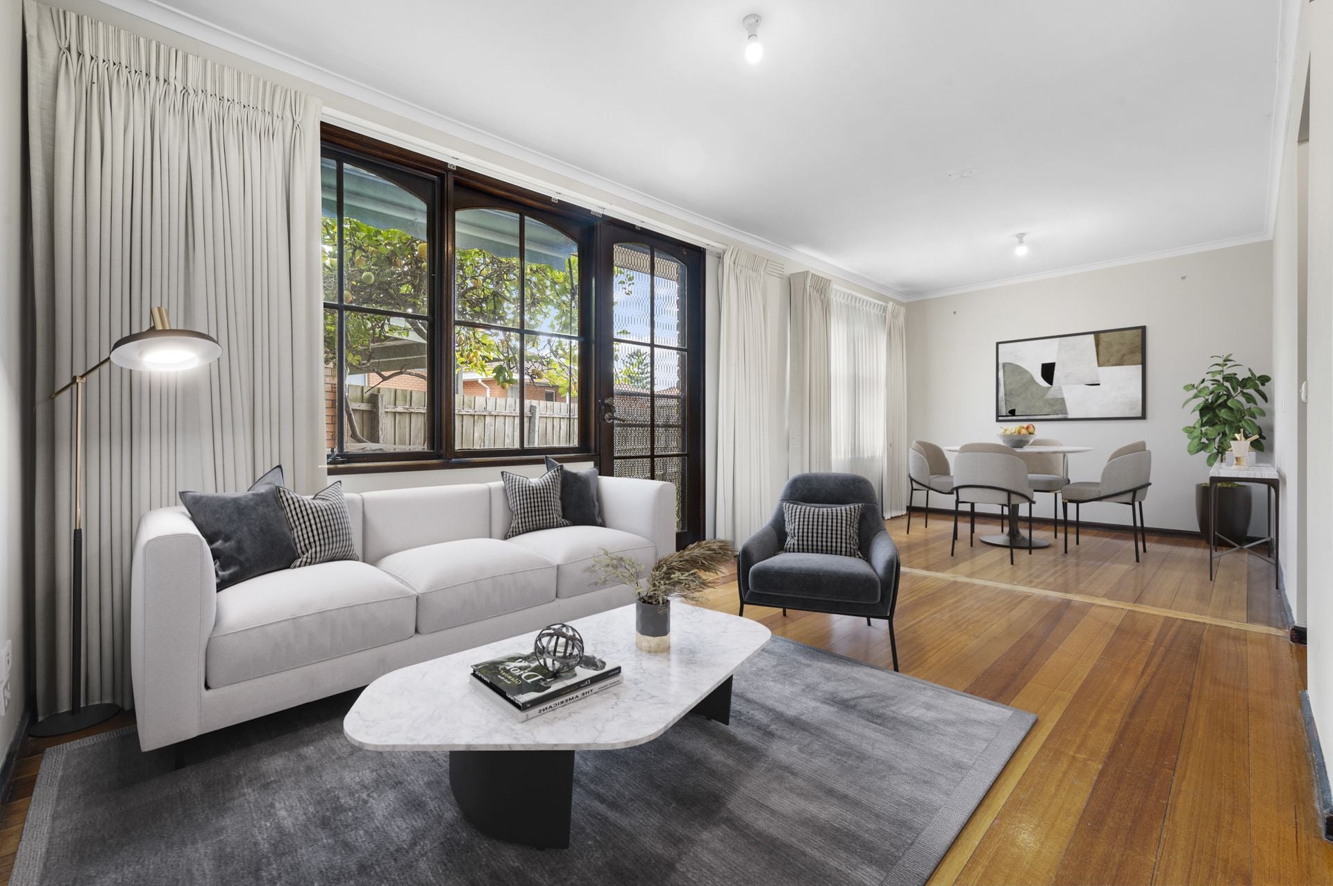4 BEDROOMS - WALK TO THE TRAIN