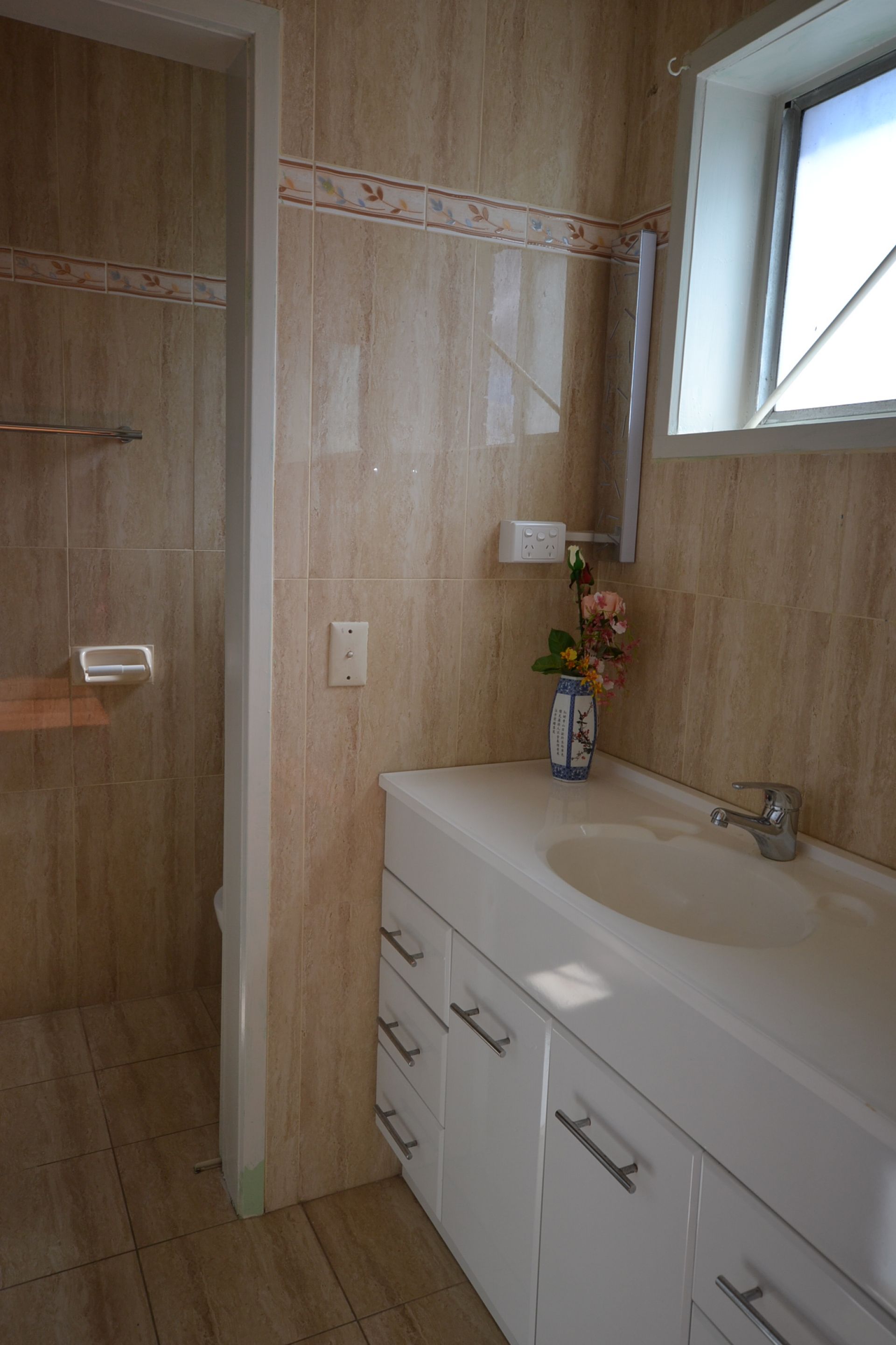 STUDIO WITHIN WALKING DISTANCE TO HIGH STREET AND PRESTON MARKET!