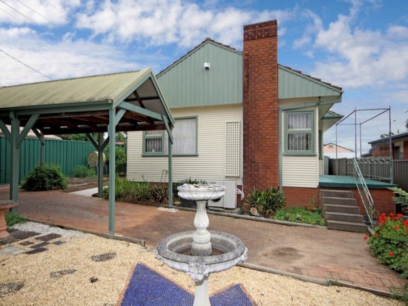 2/62 Grose Vale Road, North Richmond - Thumbnail 2
