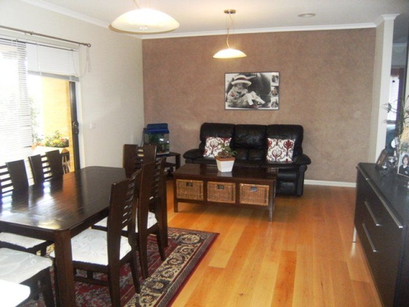 8 Braeside Walk, Caroline Springs - Thumbnail 4
