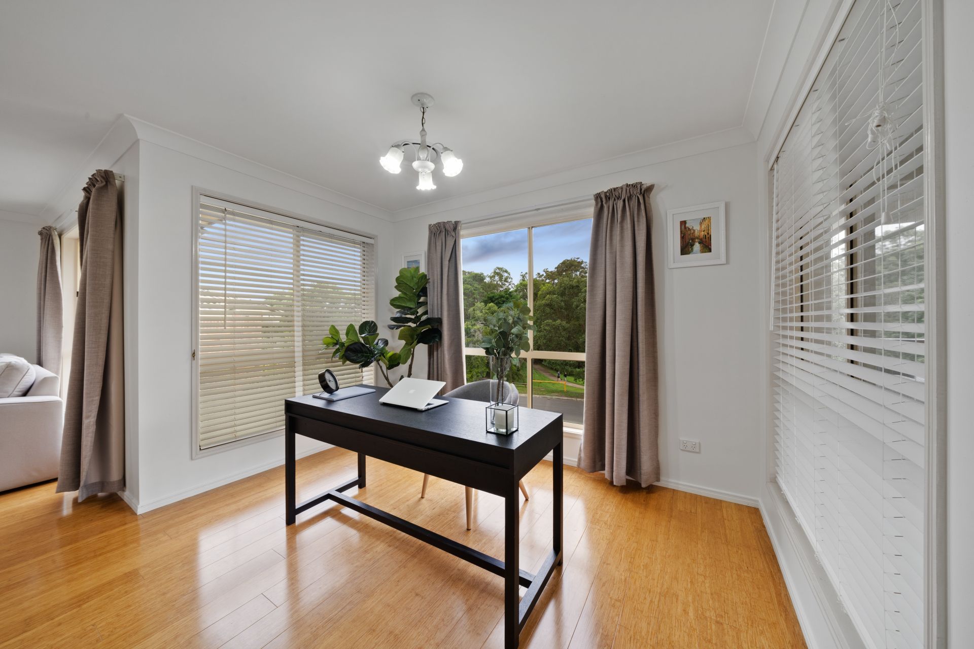 Real Estate For Sale 21 Oxford Crescent Bridgeman Downs , QLD