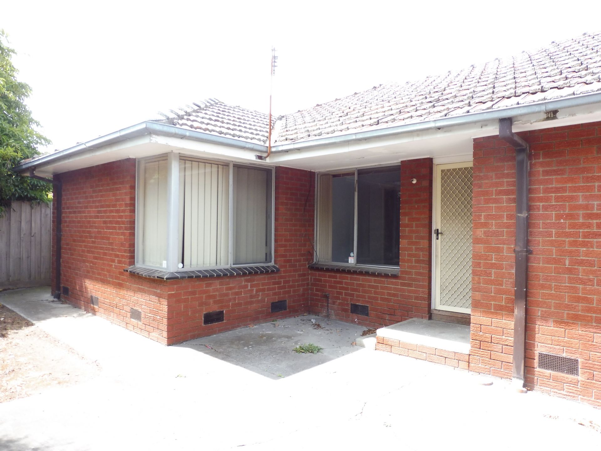 CLOSE TO ALL AMENITIES
