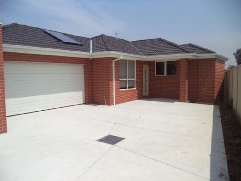 2/17 Ruthven Street, Lalor