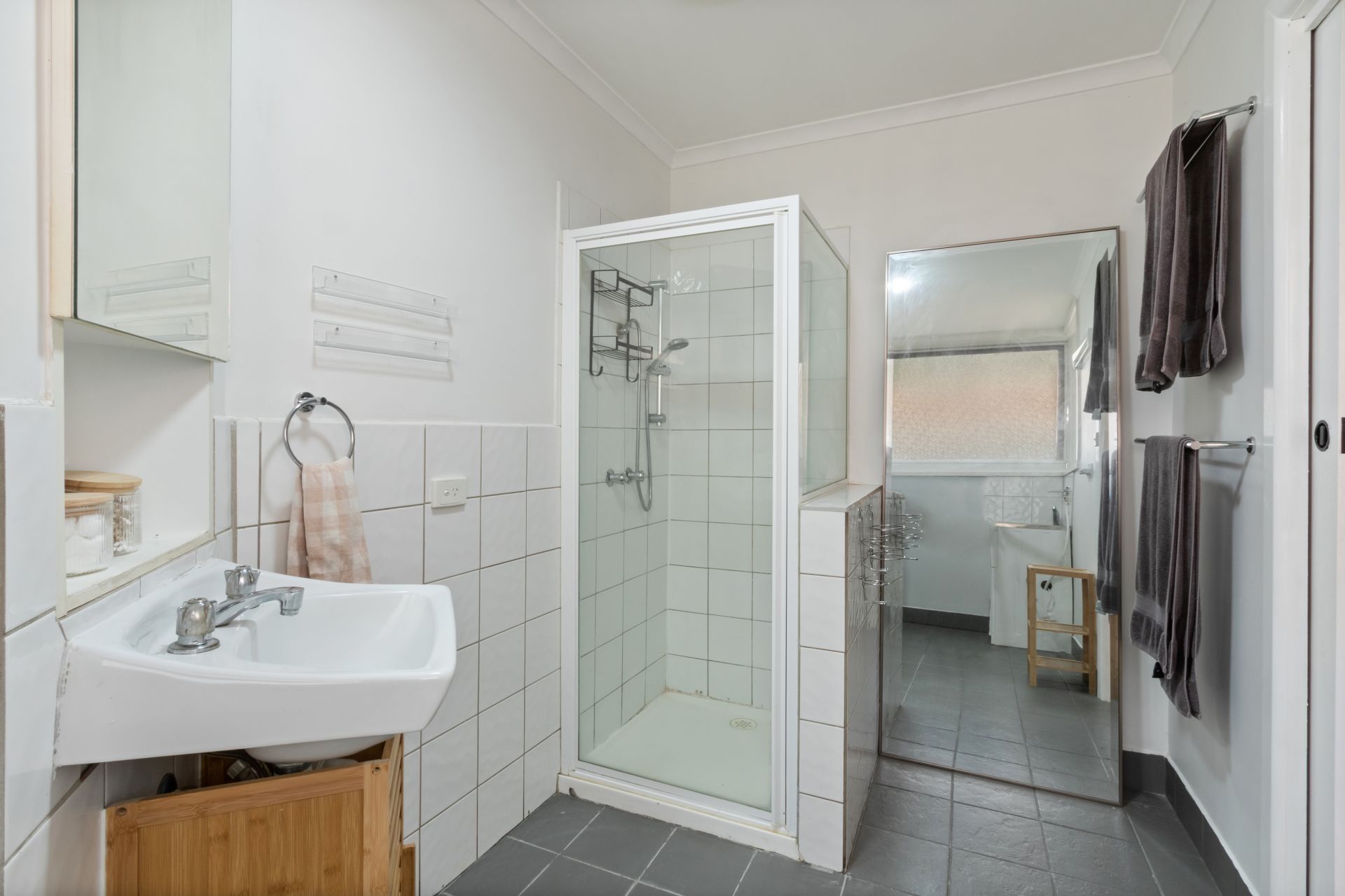 Well Presented unit close to all Amenities