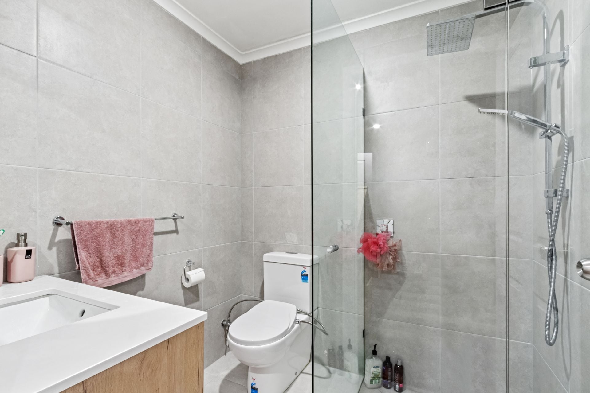 WELCOME TO YOUR MODERN SANCTUARY, WHERE LUXURY MEETS CONVENIENCE AT EVERY TURN