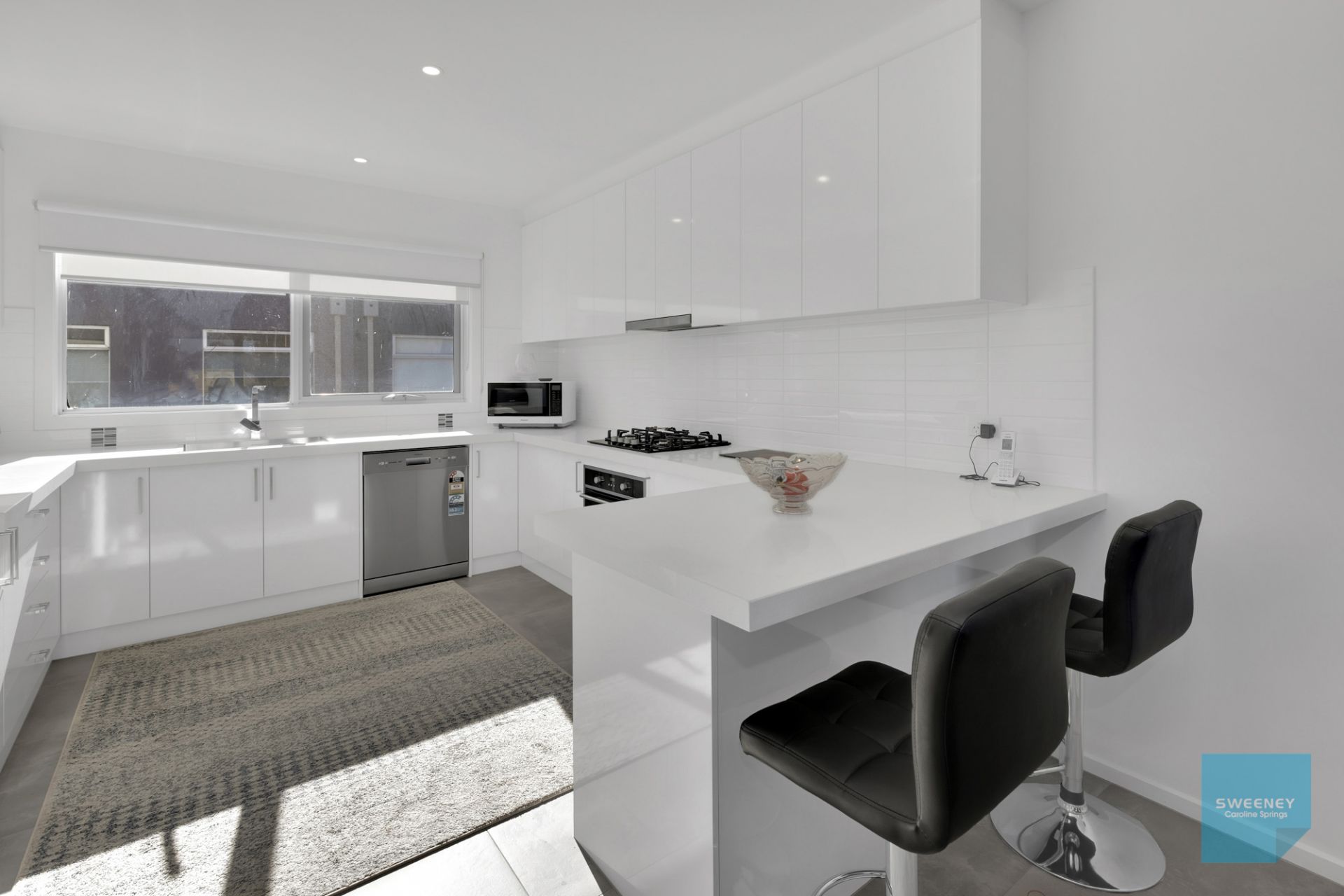 8/5 Strathvea Lane, Caroline Springs - Thumbnail 3