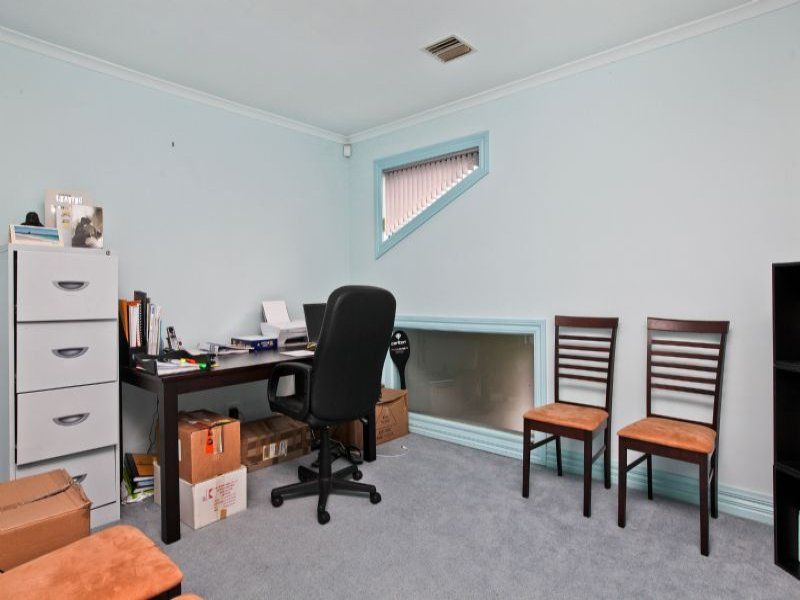 39 Springlake Avenue, Caroline Springs - Thumbnail 6