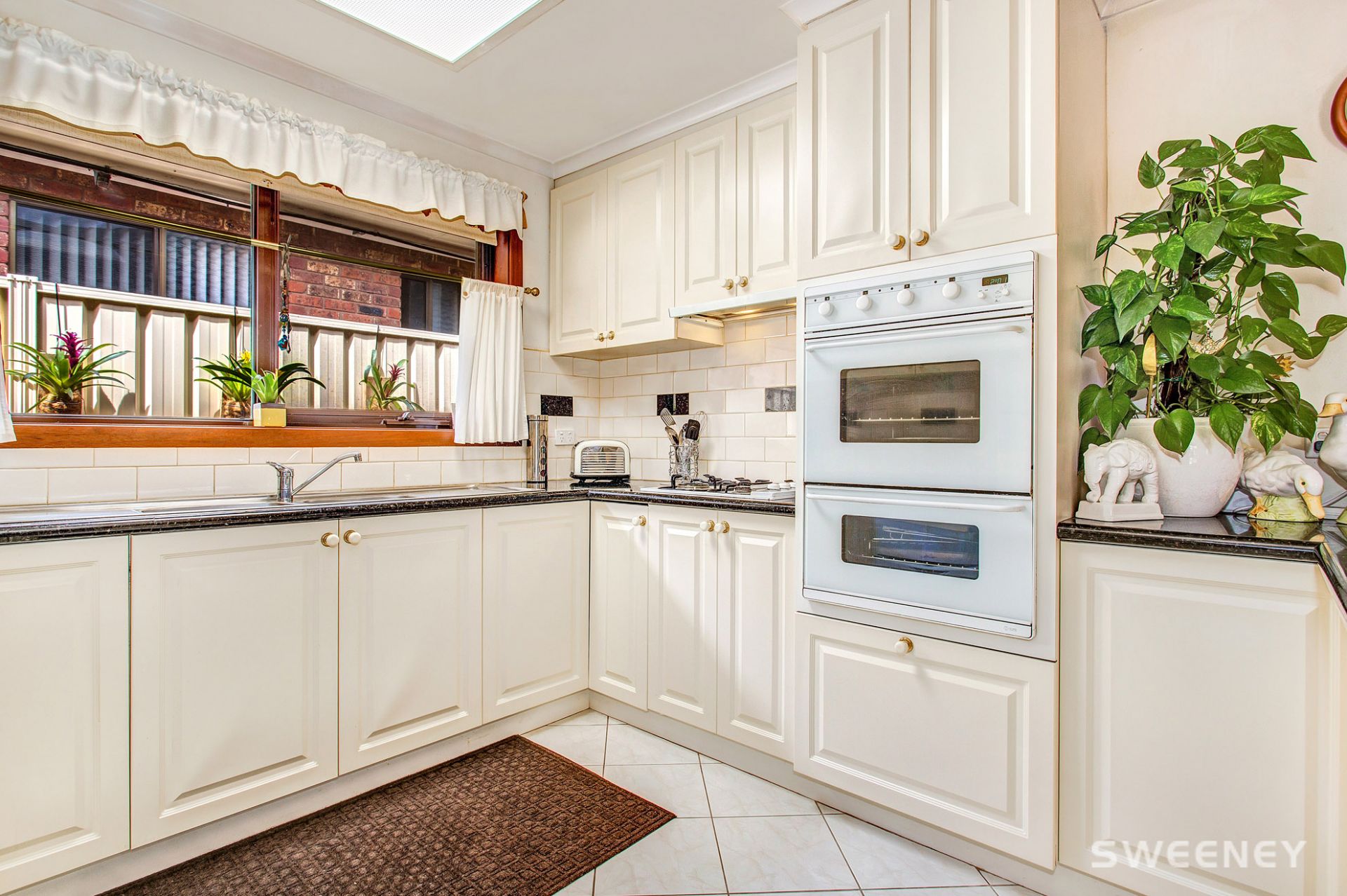19 Edwards Drive, Altona Meadows - Thumbnail 4