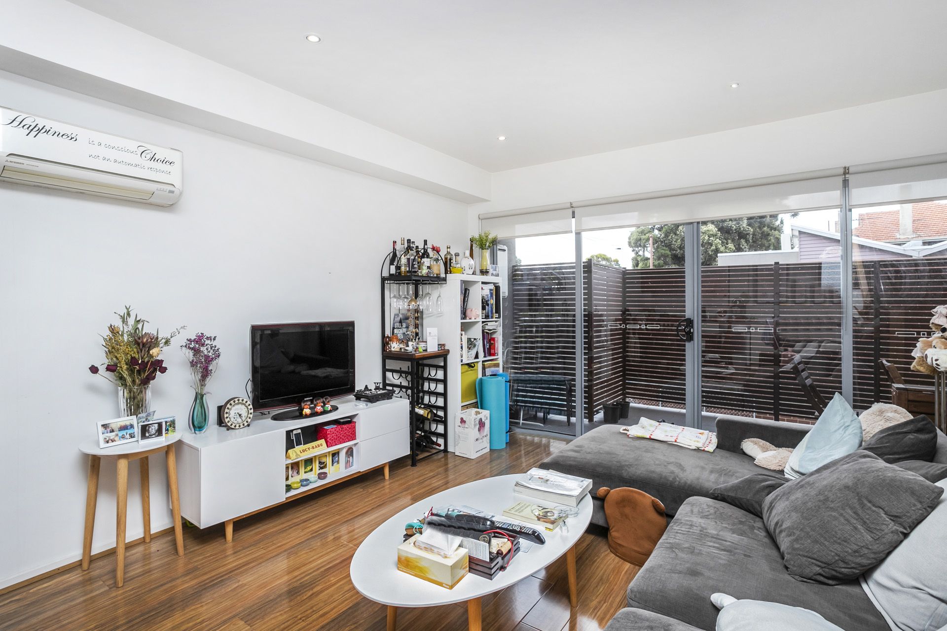 2/6 Rosamond Road, Footscray - Thumbnail 3