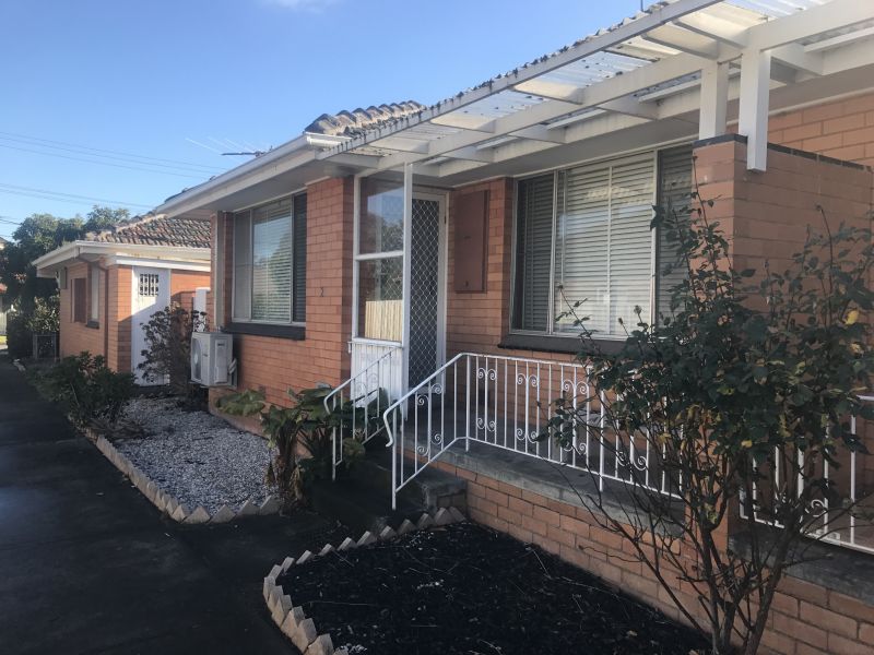 2/62 Pine Street, Reservoir