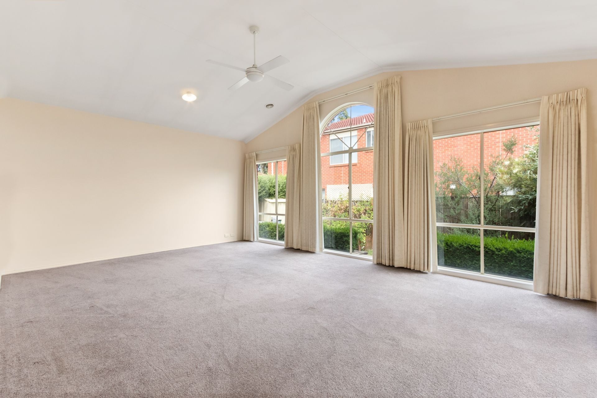 Peaceful Parkside Family Comfort