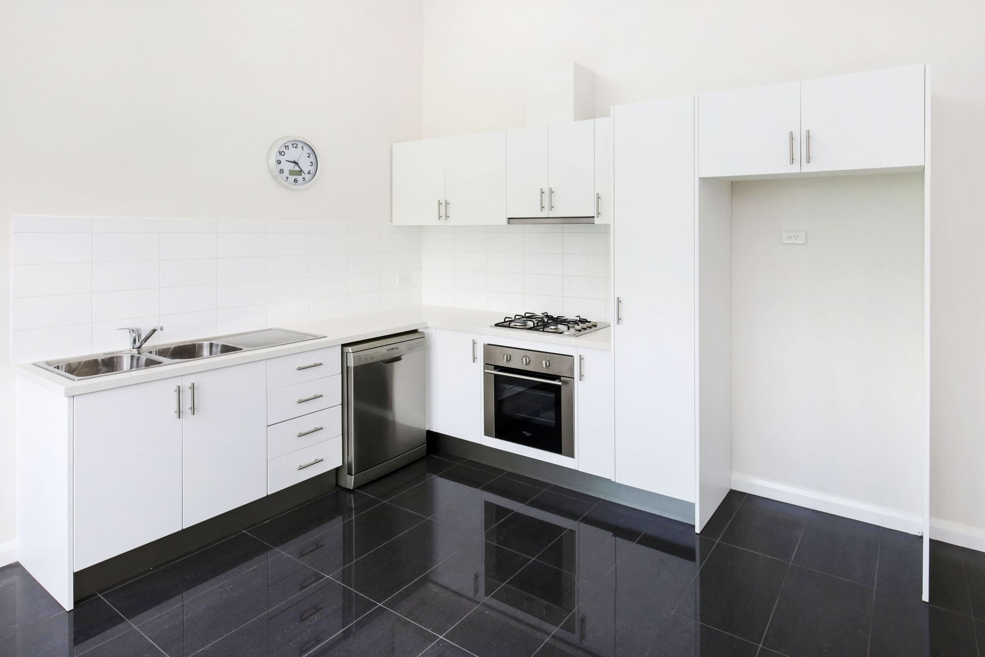 SUMMERHILL DELIGHT 
One Bedroom plus a Study
