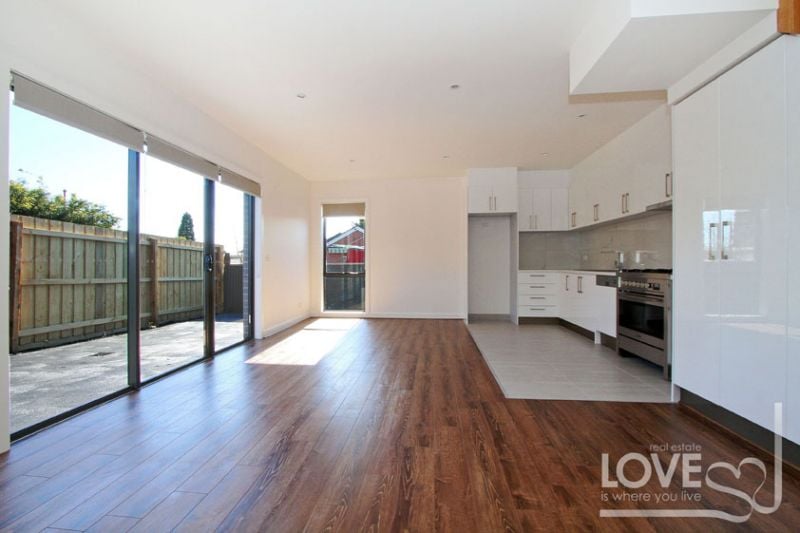 3/14 Croft Crescent, Reservoir