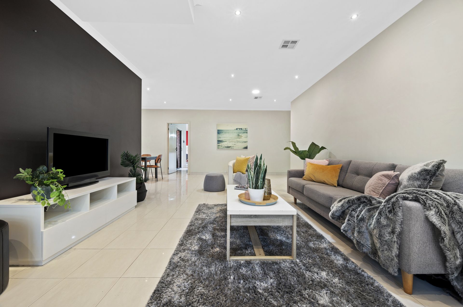 BOUTIQUE 5 BEDROOM FAMILY HOME