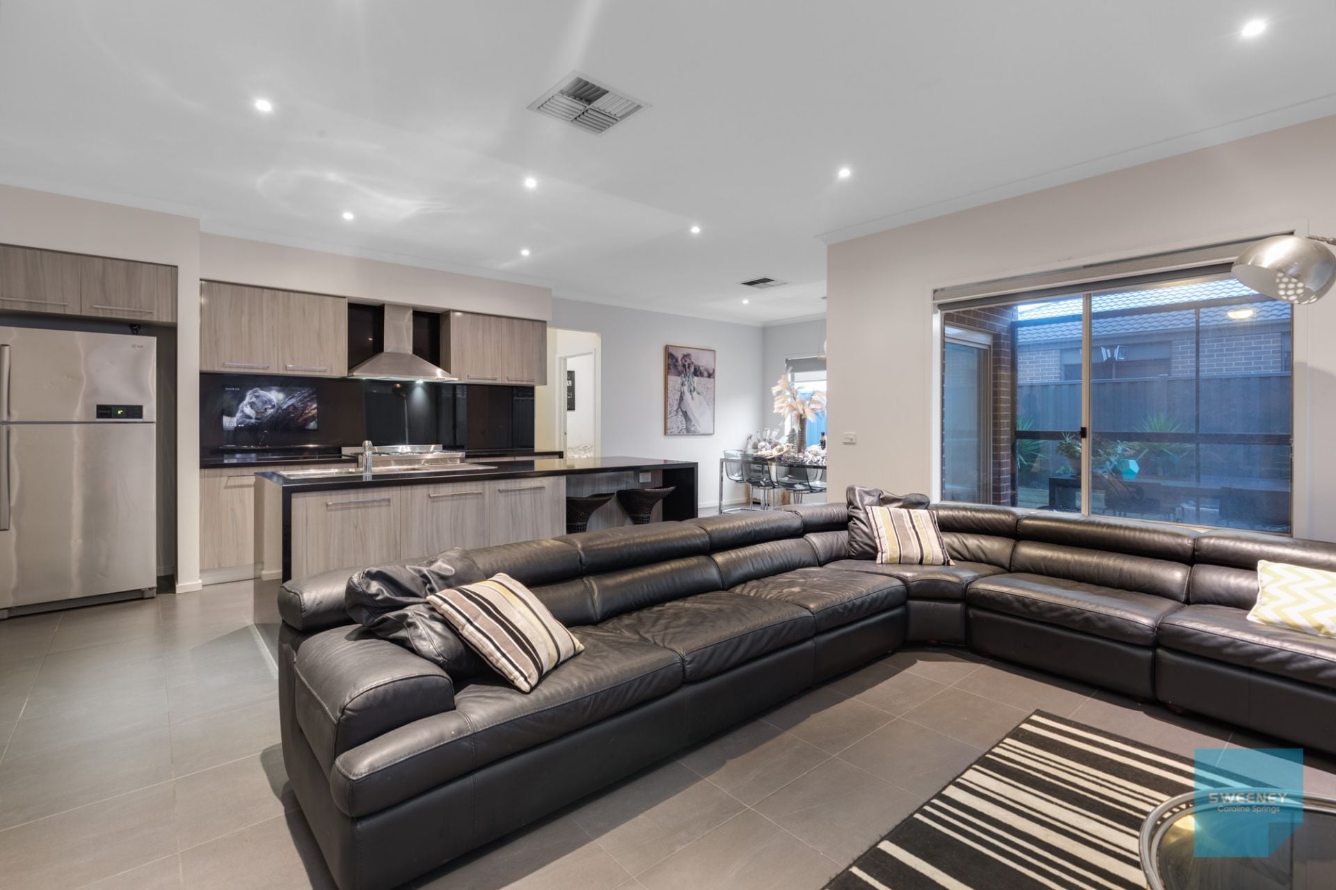 14 Luxor Drive, Fraser Rise - Thumbnail 7