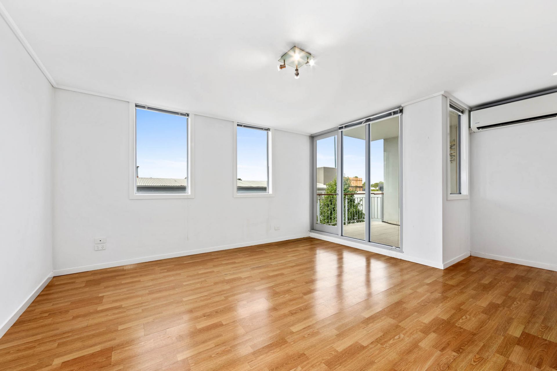 18/128-140 Chapel Street, St Kilda - Thumbnail 6