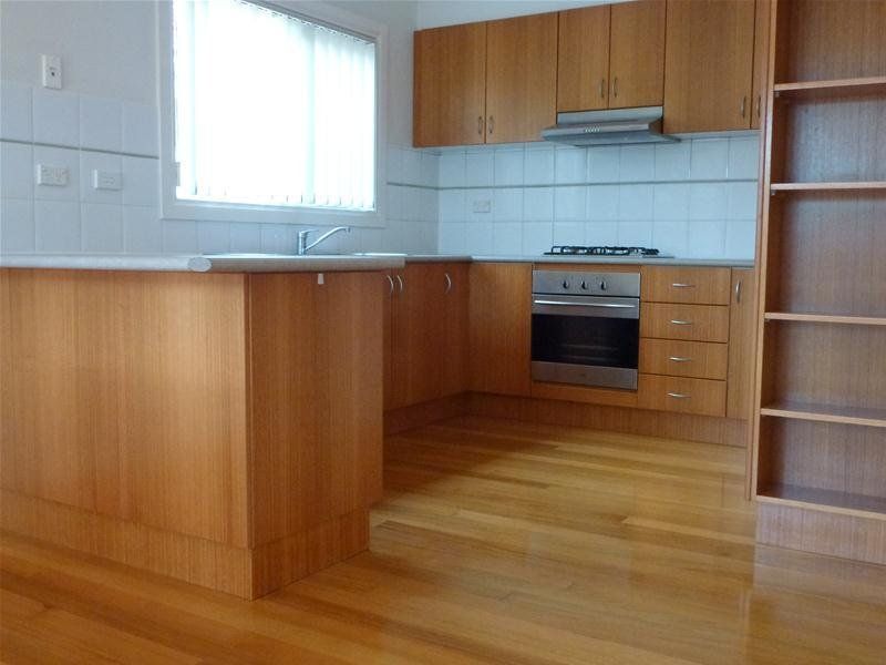Low Maintenance Living In Reservoir!