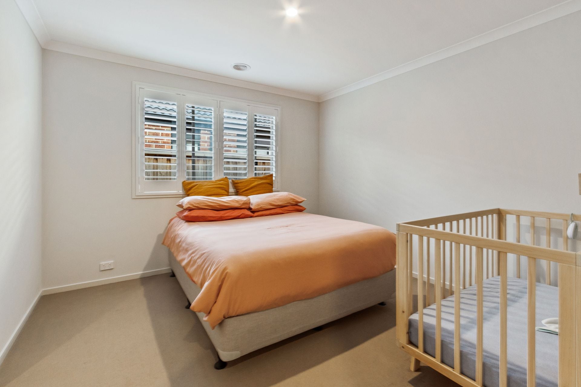 Modern family home, convenient Location & comfortable lifestyle!!!