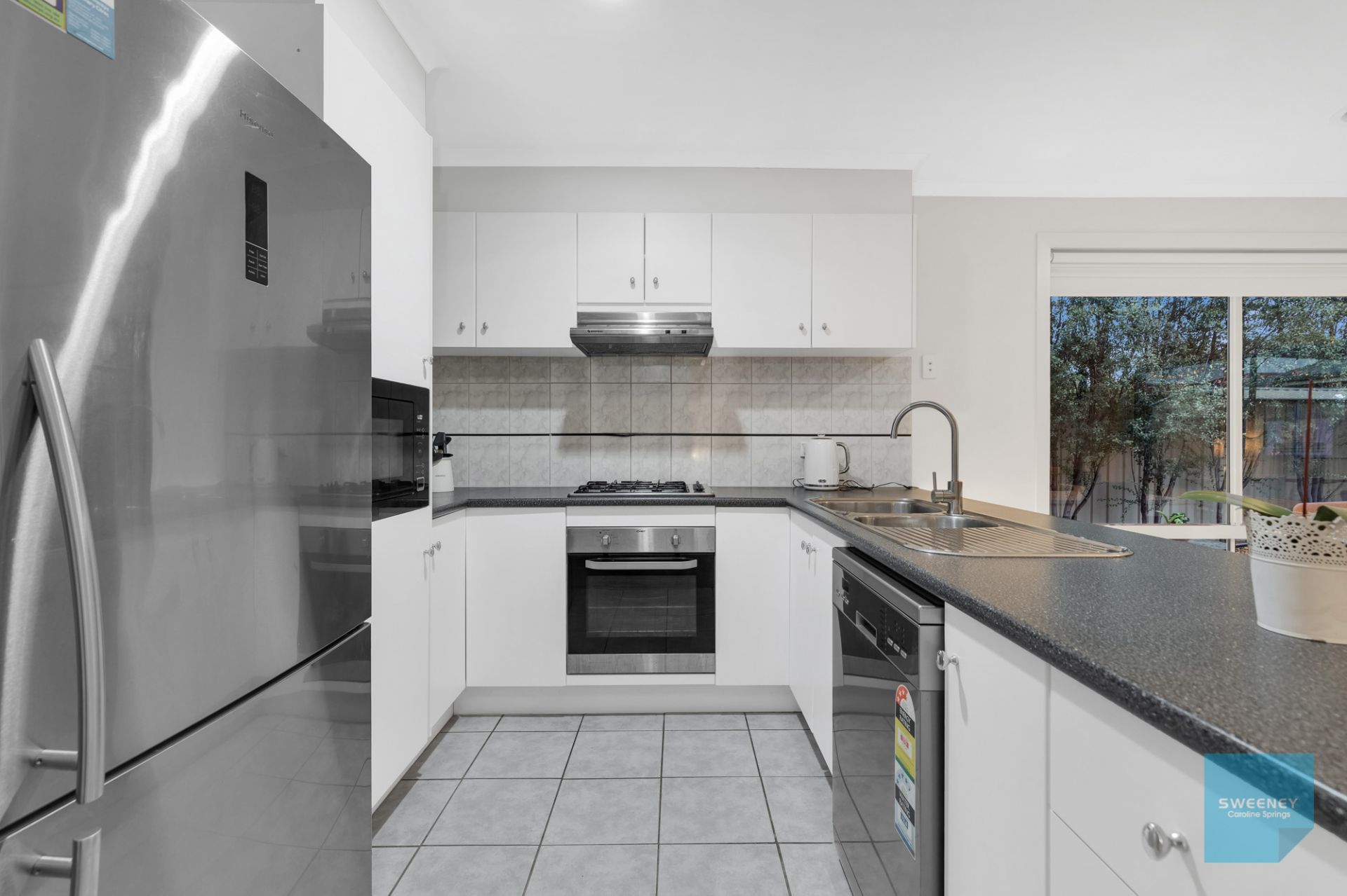 5 Willandra Loop, Caroline Springs - Thumbnail 6