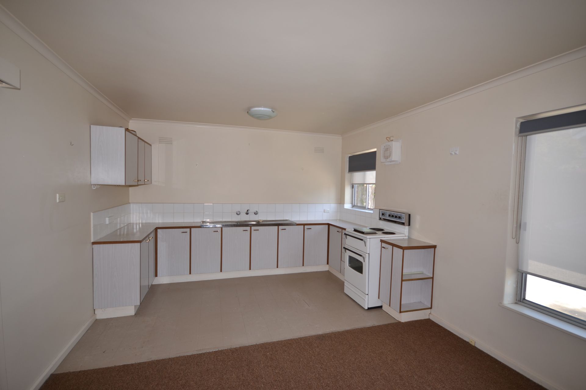 SPACE LIGHT AND COMFORTABLE LIVING IN A SUPERB LOCATION
