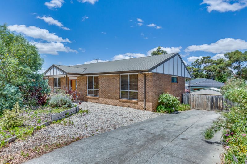 11 Carey Crescent, Bacchus Marsh - Thumbnail 3