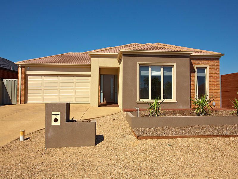 7 Woodruff Place, Caroline Springs - Thumbnail 3