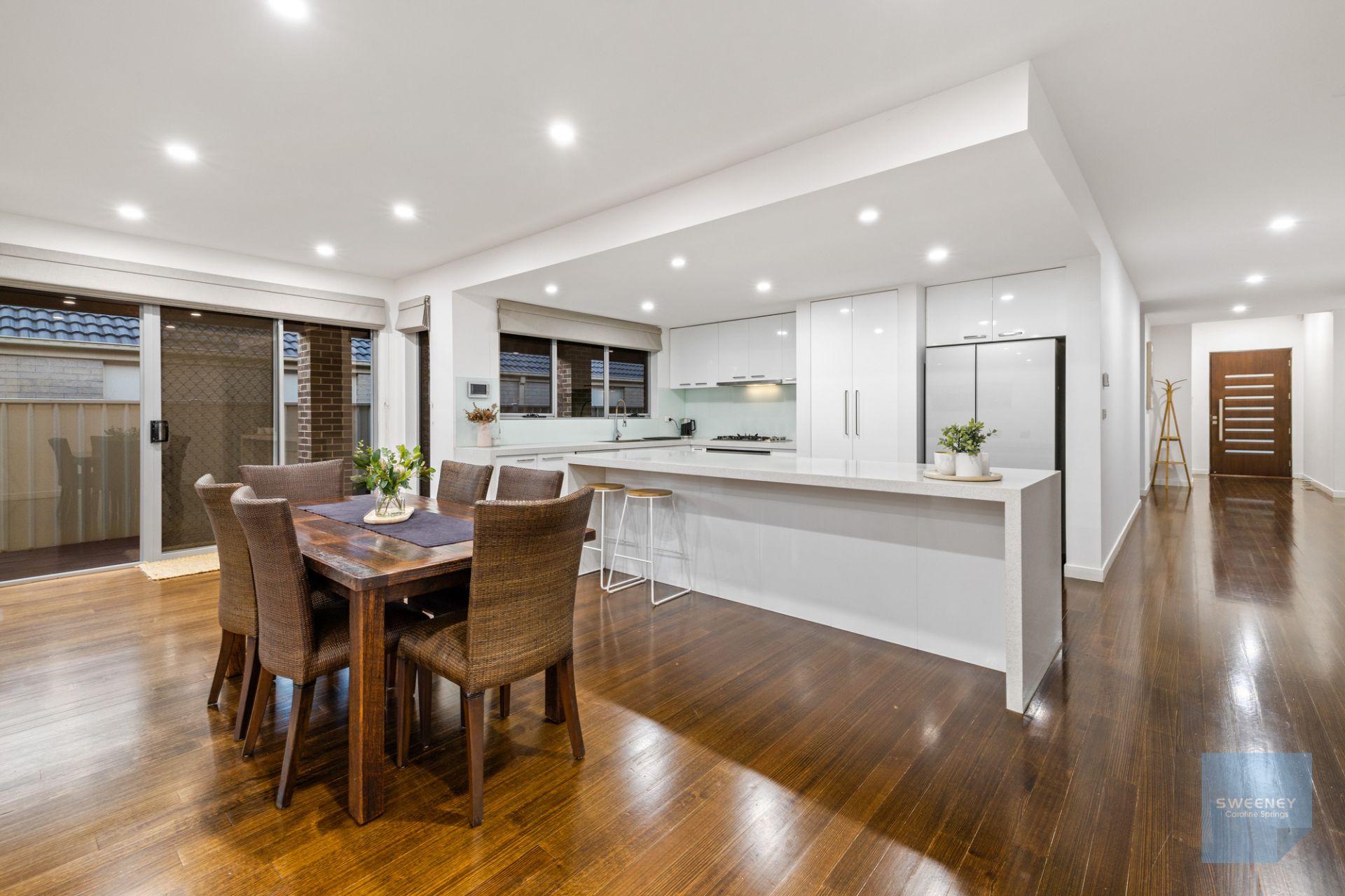 19 Carisbrook Street, Caroline Springs - Thumbnail 5