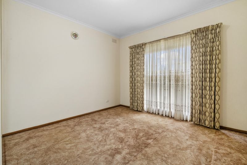 18 Victoria Drive, Thomastown