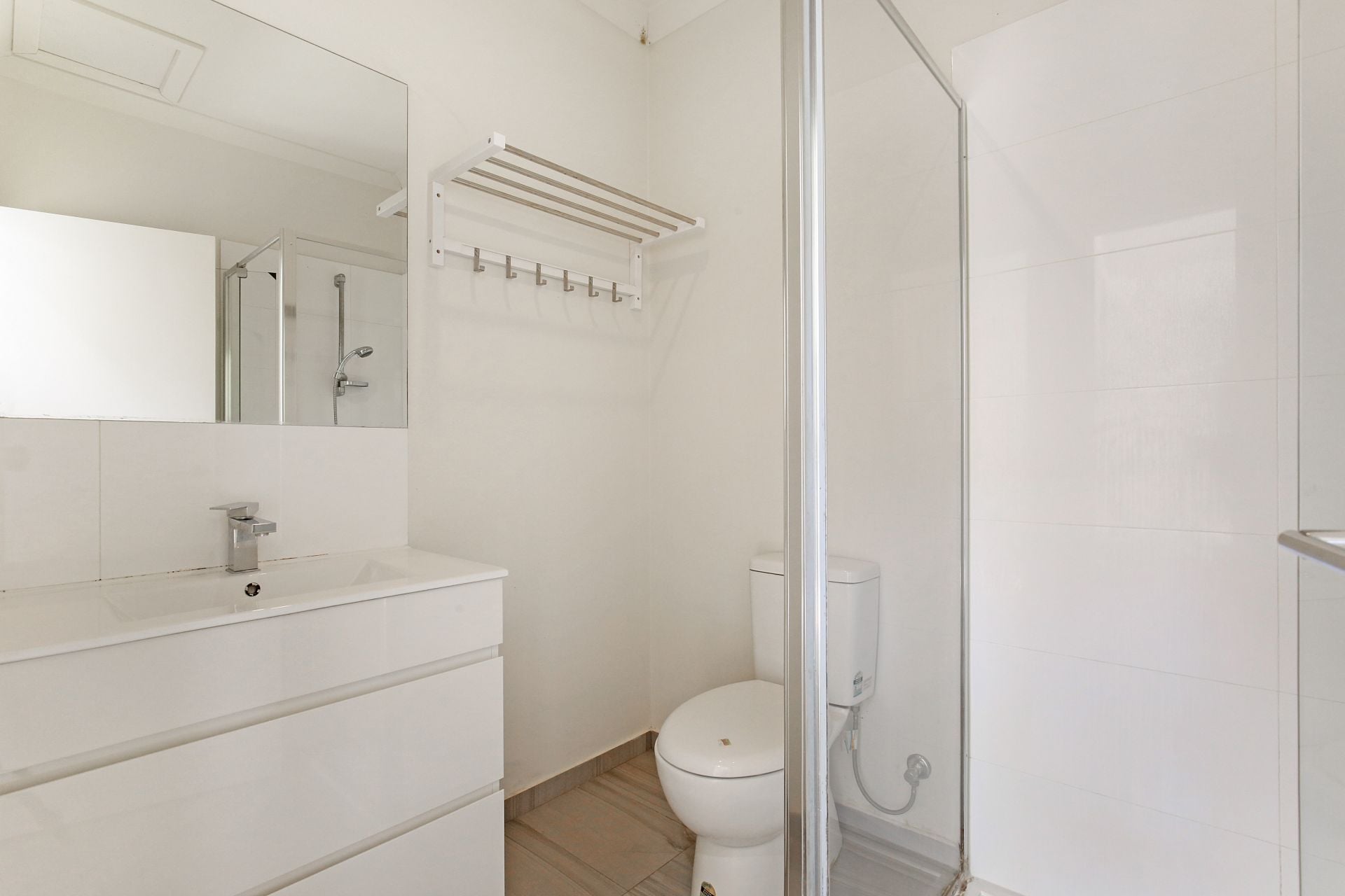 As New Unit in Great Location!