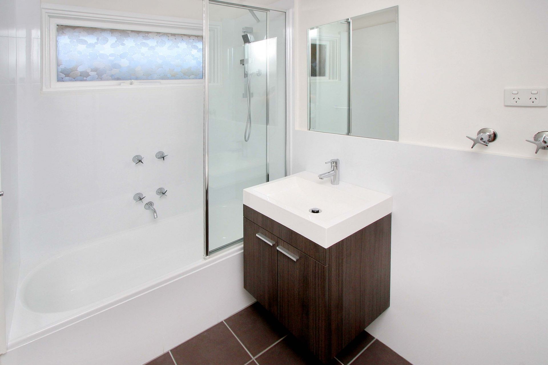 Sensational 2 Bedroom Unit!