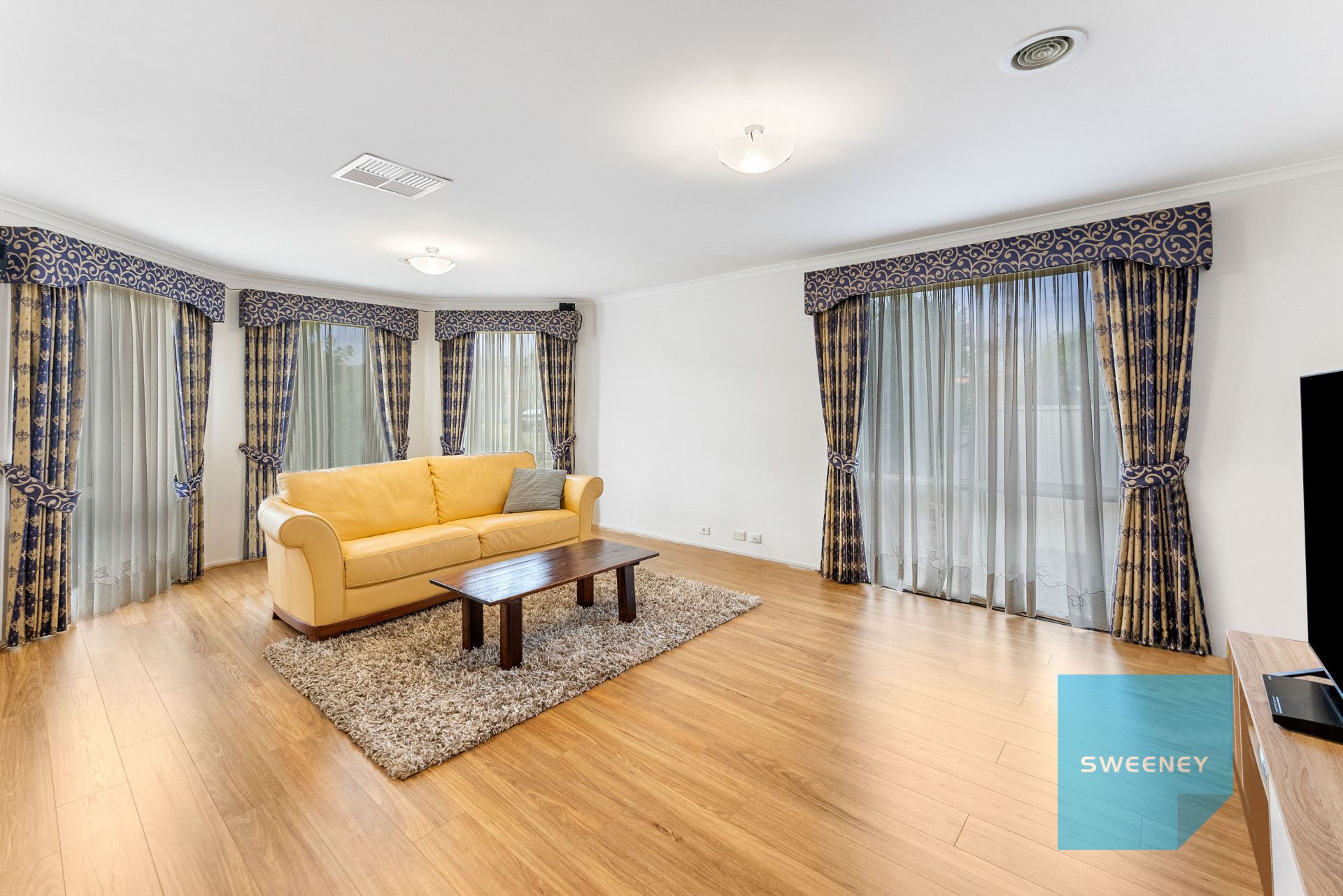40 Parkin Avenue, Caroline Springs - Thumbnail 4