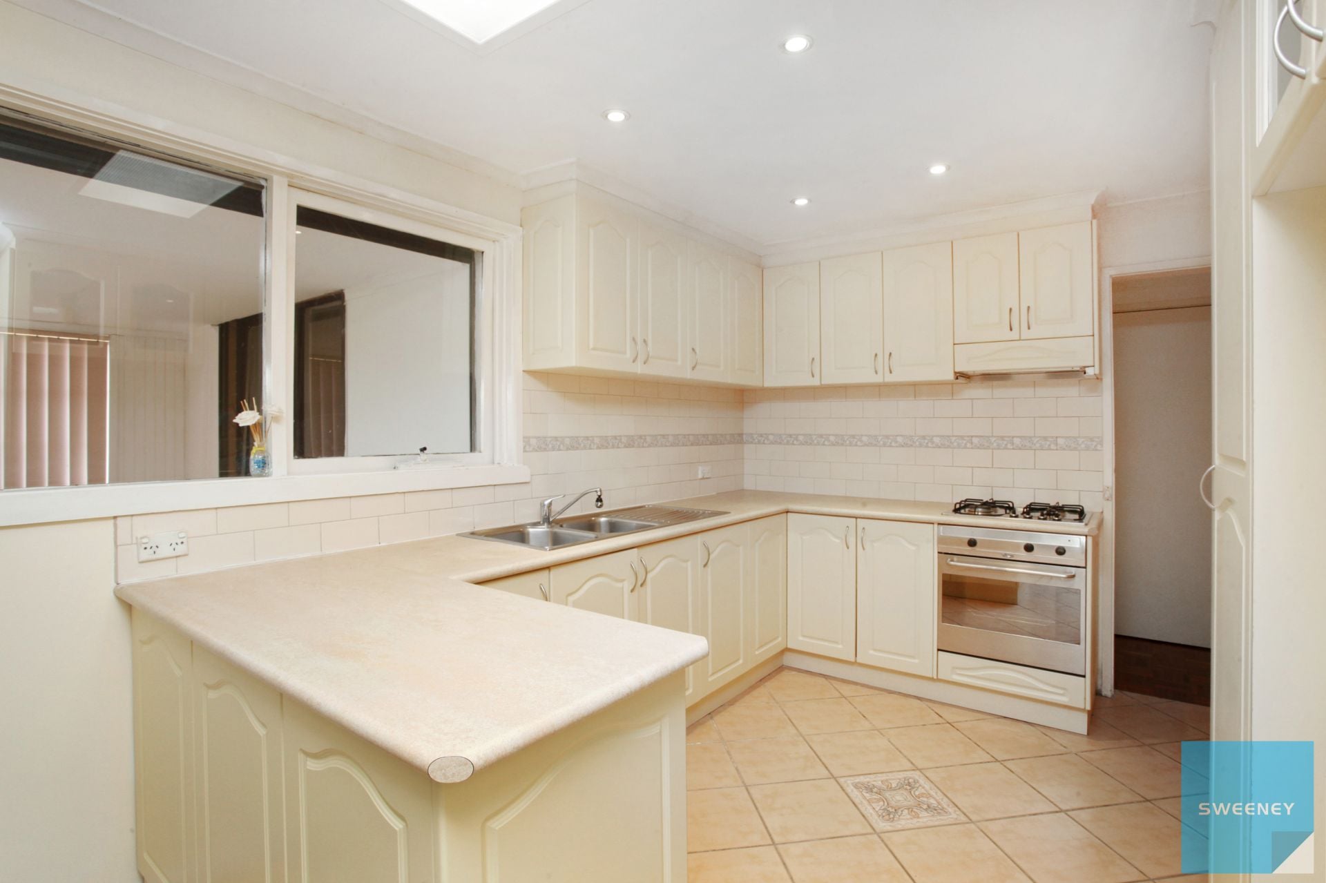62 Chester Crescent, Deer Park - Thumbnail 3