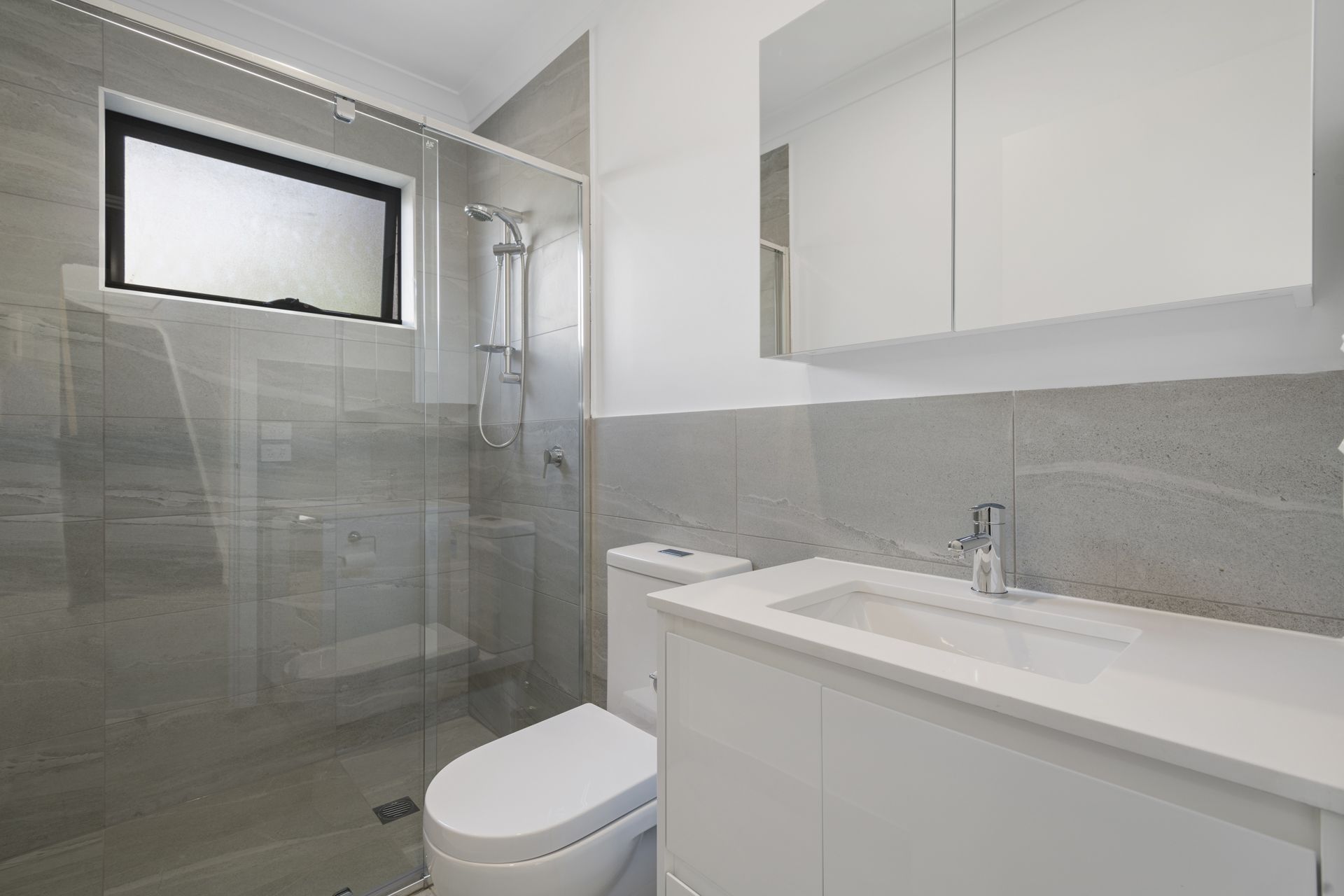 BRAND NEW TOWNHOUSE IN PRIME LOCATION